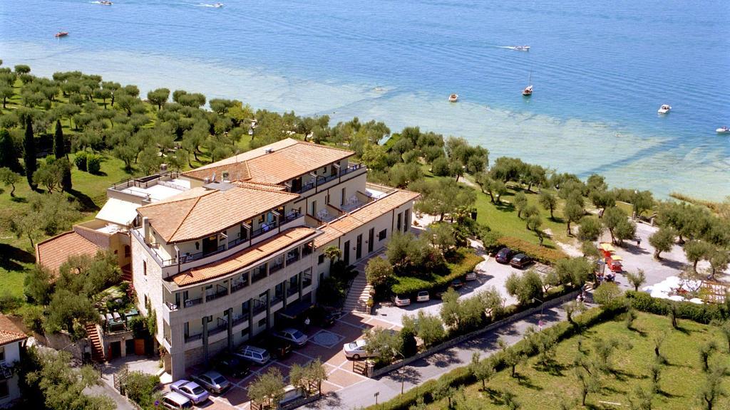 Hotel Ideal Sirmione Oda fotoğraf