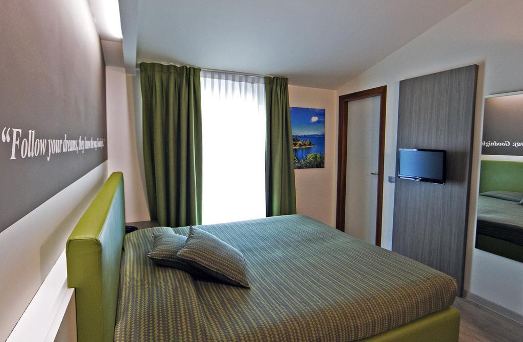 Hotel Ideal Sirmione Dış mekan fotoğraf